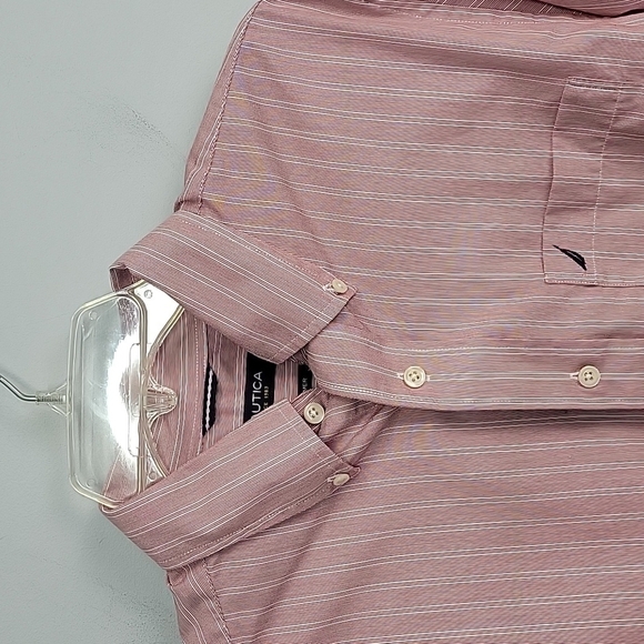NAUTICA men's MEDIUM button down shirt - Picture 2 of 6